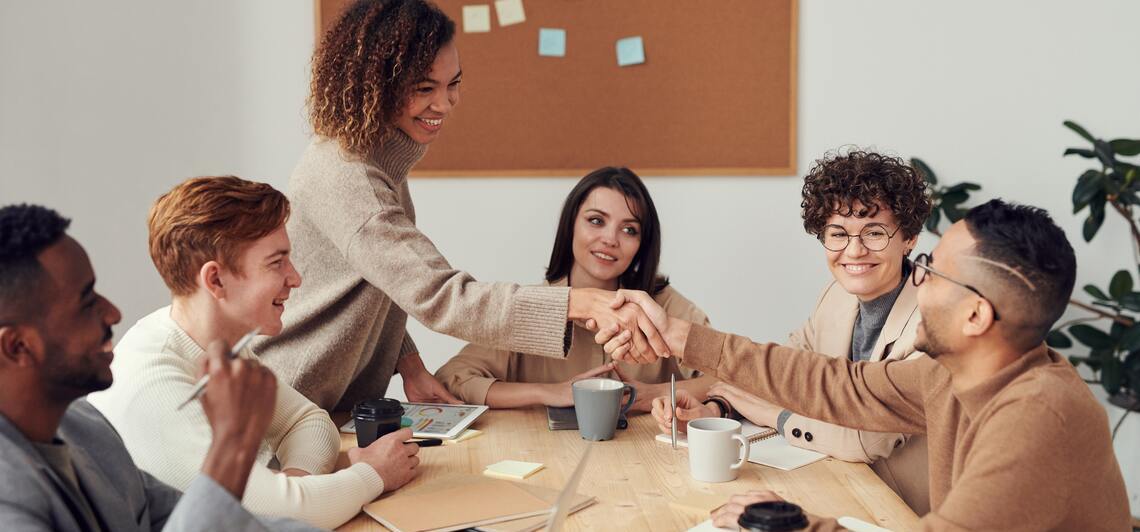 La relación entre bienestar laboral y productividad